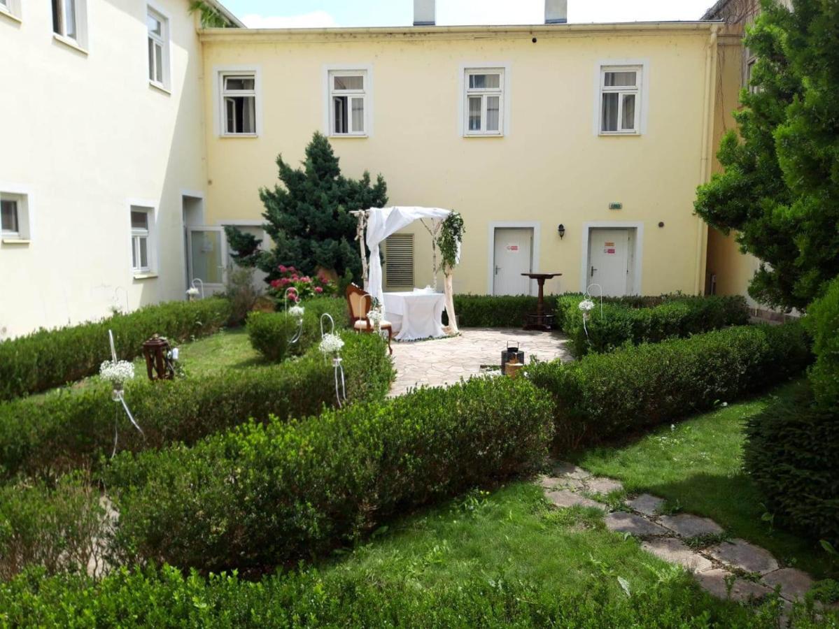 Hotel Memorial Terezín Kültér fotó
